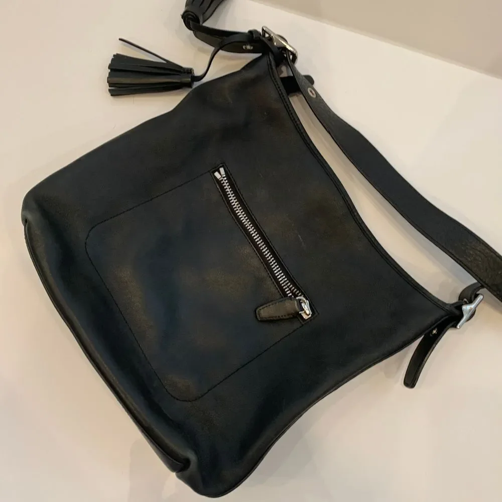 EUC Coach‎ Black Leather Bucket Bag Purse with Tassel Accents Belt Style Strap